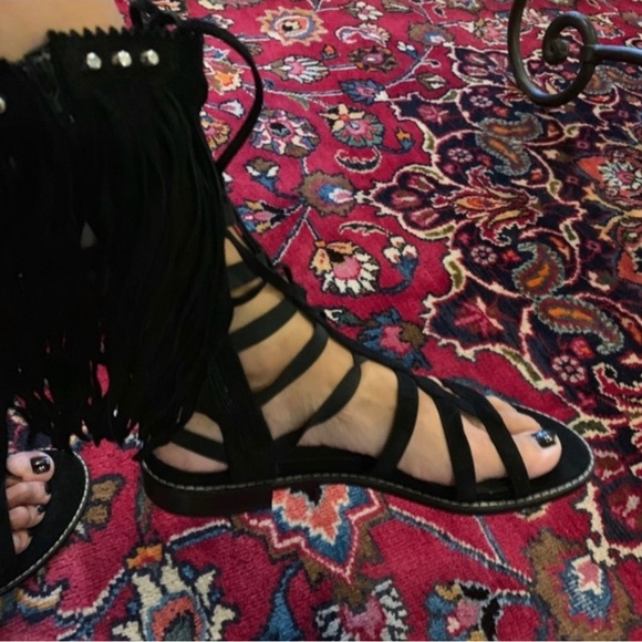 Stuart Weitzman - Picture 3 of 4